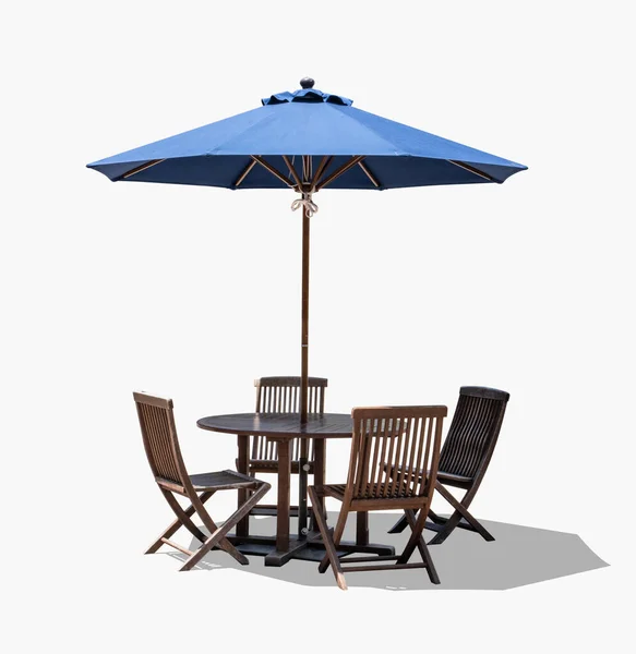 Cafe Tisch Stuhl Sonnenschirm Isoliert Auf Weißem Hintergrund — Stockfoto