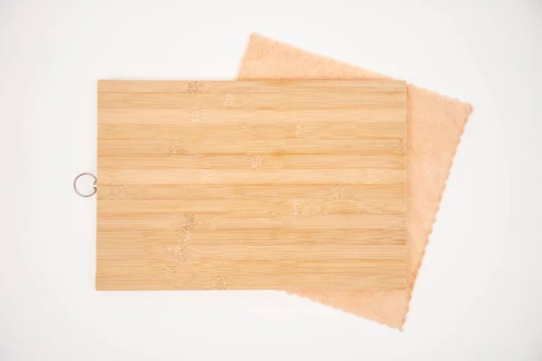 木制切割板 白布餐巾 顶部视图 — 图库照片