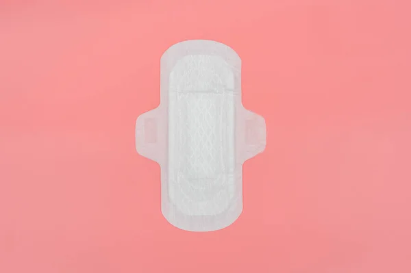 粉色背景的卫生巾 卫生巾 — 图库照片