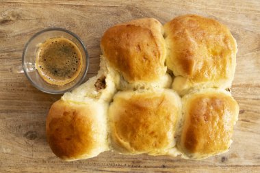 espresso kahve ve ev yapımı brioche ekmeği.