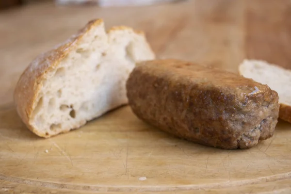 Rundergehaktbrood Met Een Brood Erachter — Stockfoto