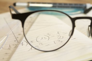 cetvelle matematik ve geometrik hesaplama kavramı