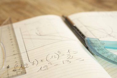 cetvelle matematik ve geometrik hesaplama kavramı