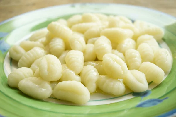 Zelfgemaakte Aardappelgnocchi Met Olijfolie Parmezaanse Kaas — Stockfoto