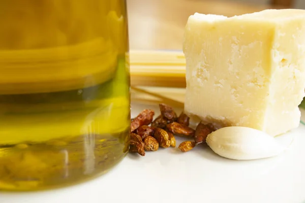 Ingredients Prepare Garlic Oil Chilli Pepper Pasta — Stock Photo, Image