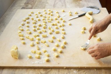 Ev yapımı gnocchi hazırlama