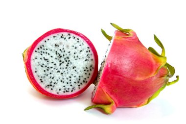 Pitaya ya da Dragon meyveleri beyaz arka planda izole edilmiş