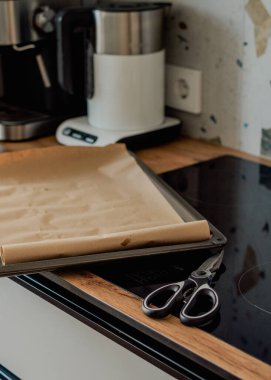 Evde kruvasan pişirme süreci.