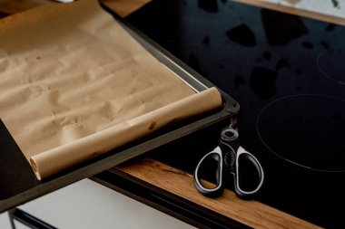 Evde kruvasan pişirme süreci.