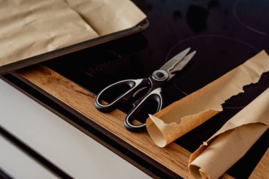 Evde kruvasan pişirme süreci.