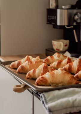 Evde kruvasan pişirmek, kruvasan pişirmek.