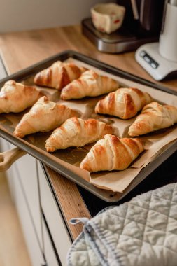 Evde kruvasan pişirmek, kruvasan pişirmek.