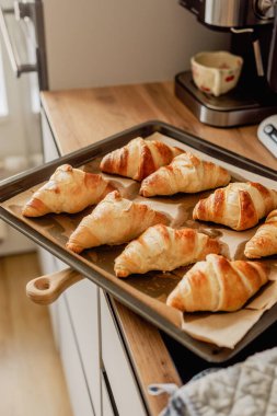 Evde kruvasan pişirmek, kruvasan pişirmek.