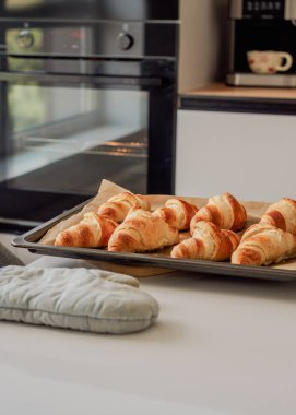 Evde kruvasan pişirmek, kruvasan pişirmek.