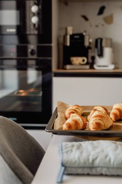 Evde kruvasan pişirmek, kruvasan pişirmek.