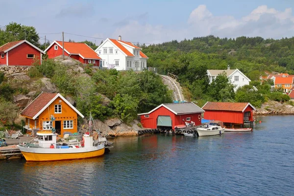 Vest Agder Bölgesindeki Skjernoy Adası Ndaki Norveç Balıkçı Köyü Limanı — Stok fotoğraf