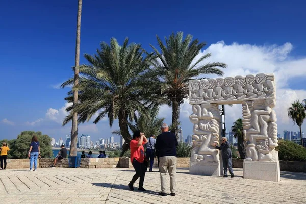 Tel Aviv Israel 11月2 2022 人々はテルアビブ イスラエルのジャファ旧市街にアブラシャパークを訪問します テルアビブはイスラエルの経済技術センターです — ストック写真