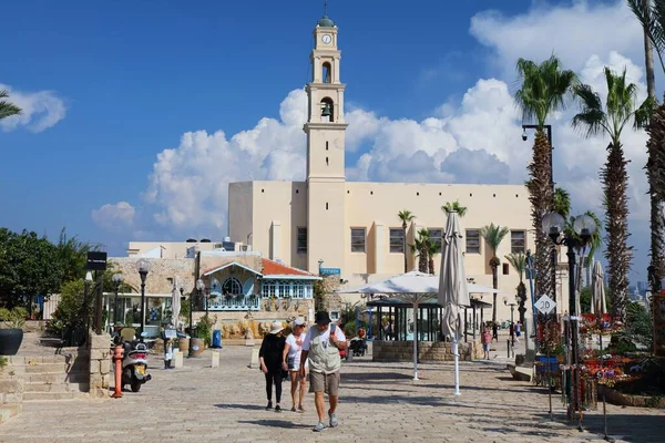 Tel Aviv Israel 11月2 2022 人々はテルアビブ イスラエルのジャファ旧市街のキカールKedumim広場を訪問します テルアビブはイスラエルの経済技術センターです — ストック写真