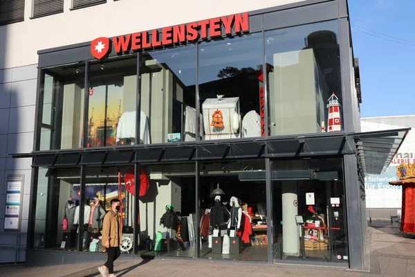 Essen Germany 2020年9月20日 ドイツのエッセンにあるウェレンスタインファッションストアのストリートビュー ウェレンシュタイン Wellensteyn 1940年代に設立されたドイツの衣料品会社 — ストック写真