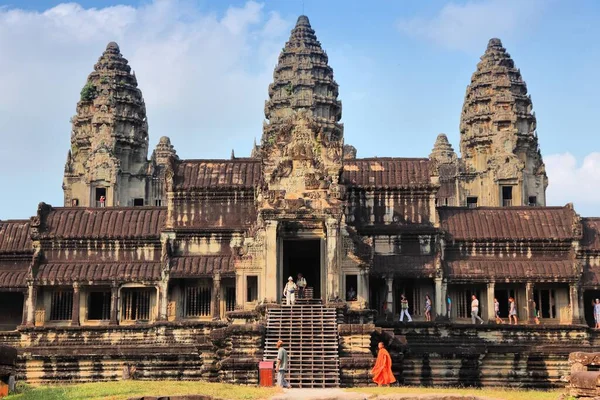 Siem Reap Cambodia December 2013 Människor Besöker Angkor Wat Tempelkomplex — Stockfoto