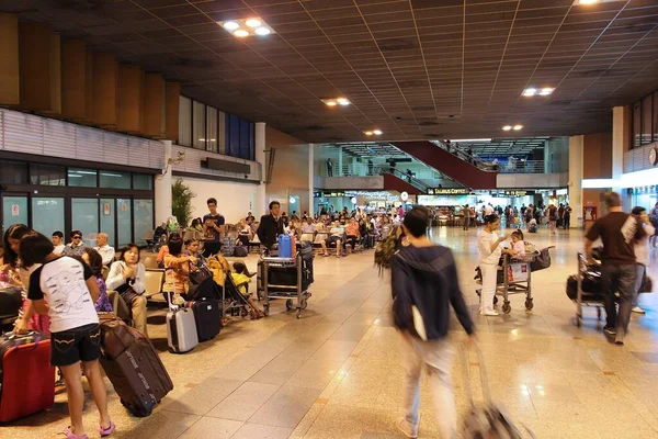 Bangkok Thailand Prosince 2013 Cestující Navštíví Letiště Don Mueang Bangkoku — Stock fotografie