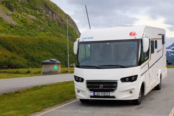 Гейрангер Норвегия Июля 2020 Года Отдых Прогулочном Транспортном Средстве Недалеко — стоковое фото