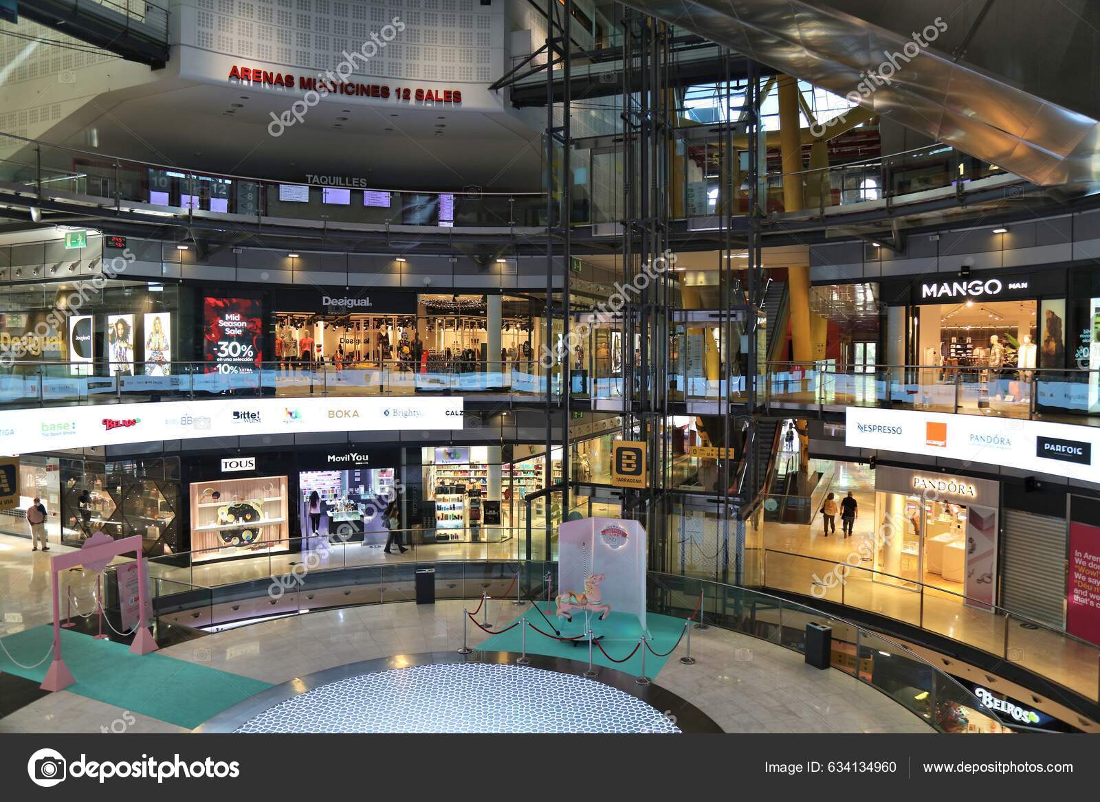 Centro comercial arenas fotos de stock, imágenes de Centro comercial arenas  sin royalties | Depositphotos