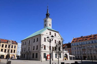 GLIWICE, POLAND - 11 Mayıs 2021: Polonya 'nın Gliwice şehrindeki Rynek Meydanı, Yukarı Silezya' nın en büyük kentlerinden biri.