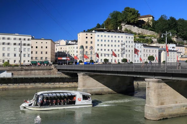Salzburg Austria Agosto 2022 Gente Barca Lungo Fiume Salisburgo Austria — Foto Stock