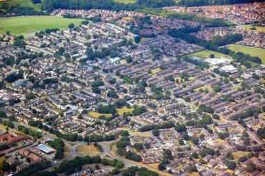 Hertfordshire, İngiltere 'deki Stevenage kasabası. Aziz Niklas bölgesinin hava manzarası.