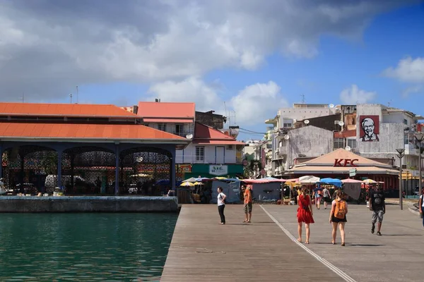 Guadeloupe France December 2019 Люди Ходять Центрі Міста Пуанте Пітре — стокове фото