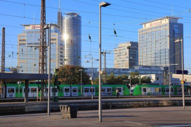ESSEN, GERMANY - 21 Eylül 2020: Essen, Almanya 'nın Sudviertel ilçesinde Skyline tren istasyonundan görüldü. Essen Almanya 'nın 9. büyük şehridir..