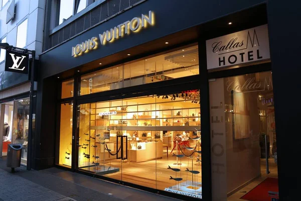 Cologne Germany Сентября 2020 Года Louis Vuitton Premium Fashion Store — стоковое фото