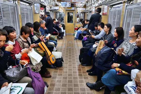 Osaka Japan Listopad 2016 Pasażerowie Jadą Pociągiem Hankyu Osace Hankyu — Zdjęcie stockowe