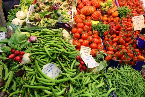 意大利佛罗伦萨一家杂货店的蔬菜和水果市场 绿松石店 — 图库照片