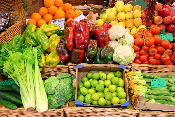 Warzywa Owoce Targu Spożywczym Florencji Włoszech Sklep Warzywny — Zdjęcie stockowe