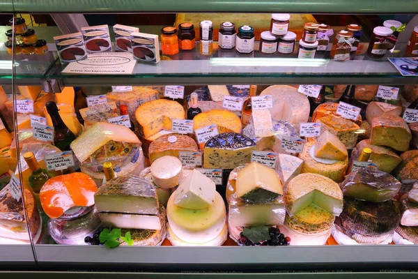 佛罗伦萨 意大利 2015 奶酪店里在意大利佛罗伦萨市场中央市场 市场是一个终极的意大利购物体验 1874 年开始 — 图库照片