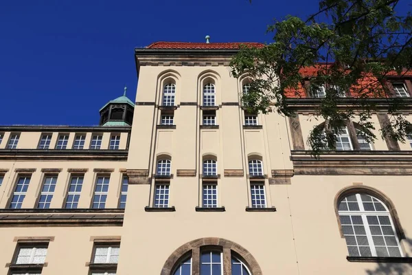 德国Chemnitz市 萨克森州 Neumarkt广场地标 旧市政厅 Altes Rathaus — 图库照片