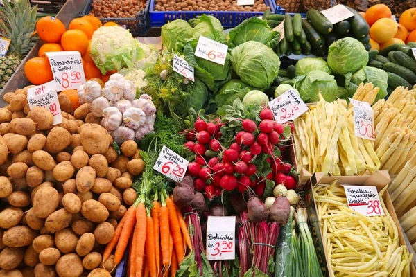 Növényi Árak Lengyelországban Élelmiszerpiac Lengyelországban Wroclaw Market Hall — Stock Fotó