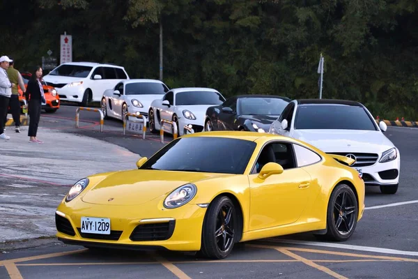 Alishan Taiwan Δεκεμβριου 2018 Χομπίστες Σπορ Αυτοκίνητο Της Porsche Εντοπίζονται — Φωτογραφία Αρχείου