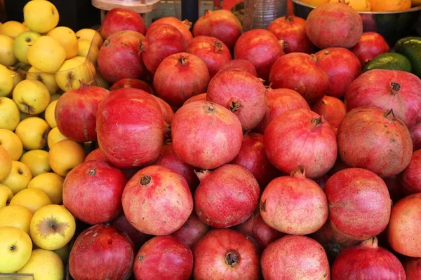 Pomegranate Fruit Greengrocers Shop Mahane Yehuda Market Shuk Jerusalem Israel — Stock Photo, Image