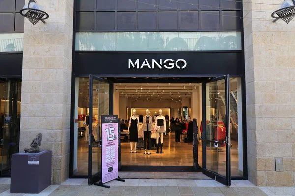 Jerusalem Israel Oktober 2022 Mango Märkesbutik Alrov Mamilla Avenue Shoppingområde — Stockfoto
