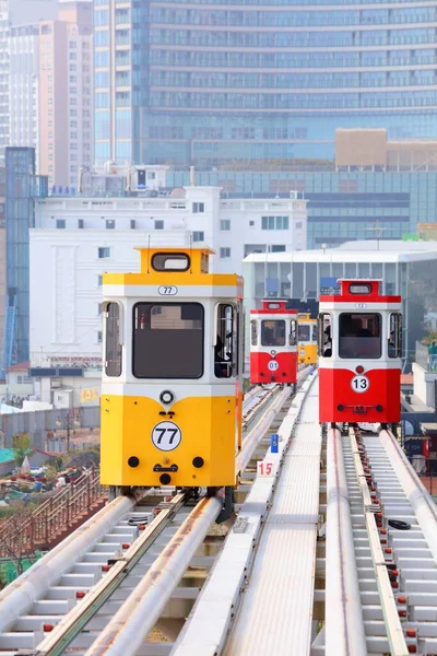 Busan Daki Renkli Kapsül Treni Güney Kore Turistik Ilgi — Stok fotoğraf