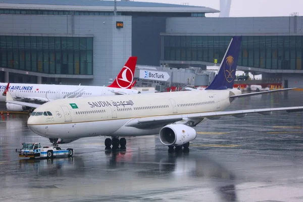 Istanbul Turkey April 2023 Saudia Airline Airbus A330 Istanbul International — Stock Photo, Image