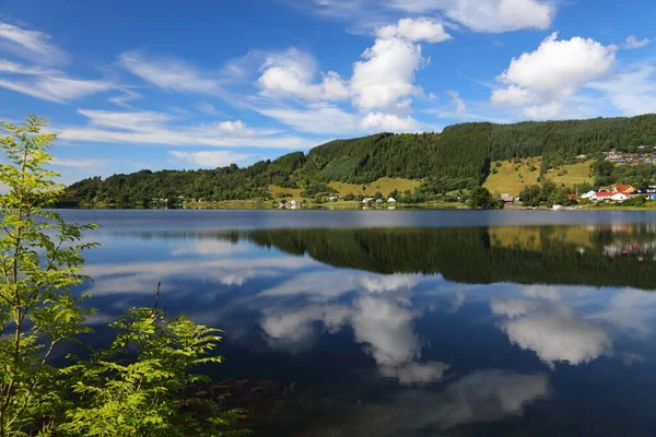 Vista Lago Noruega Kalandsvatnet Lago Más Grande Del Municipio Bergen —  Fotos de Stock