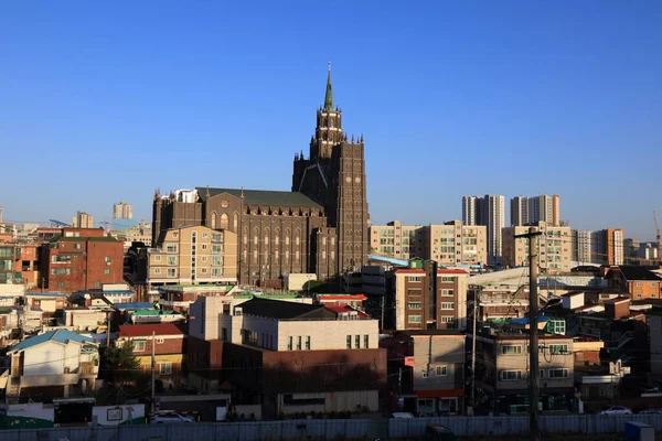 Suwon Stad Skyline Met Kerk Grote Stad Zuid Korea — Stockfoto