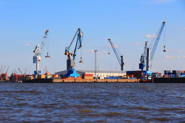 德国汉堡 从易北河看到的港口 工业用港口起重机 — 图库照片