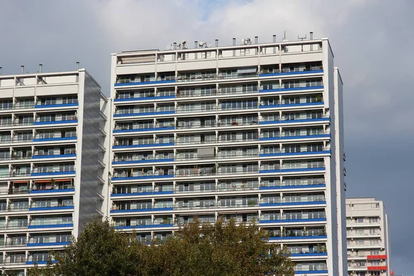 2014年8月26日 柏林Friedrichstadt区Leipziger Strasse大街的高层住宅建筑 — 图库照片