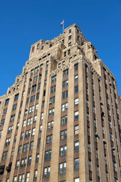 2013年7月4日 ニューヨーク8番街8番街銀行信託会社ビルとして知られるネオゴシック様式のオフィスビル チェルシーとミートパッキング地区の間にあります — ストック写真