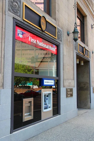 Pittsburgh Abd Haziran 2013 Pittsburgh Şehir Merkezindeki Ilk Ulusal Banka — Stok fotoğraf